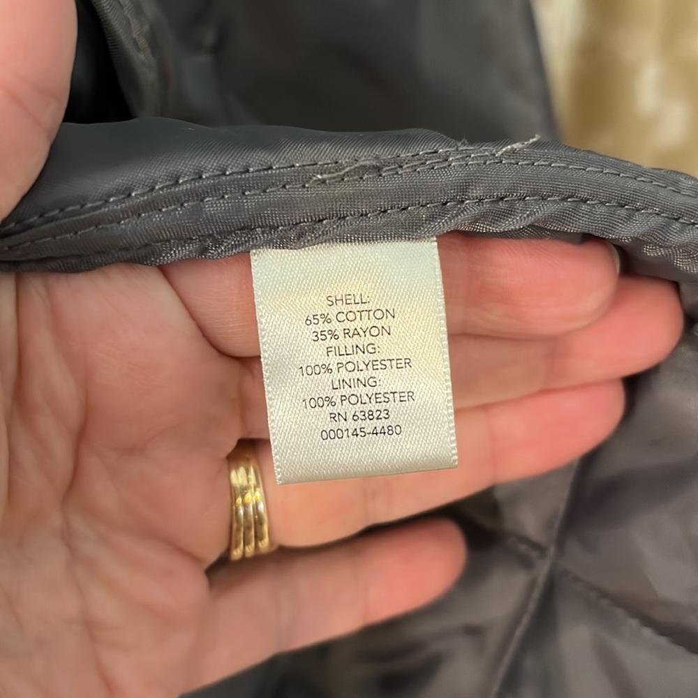 Christopher & Banks Lightweight Fully Lined Quilt… - image 6